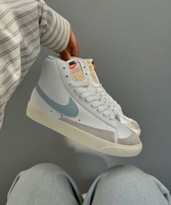 Blazer mid 77 en internet
