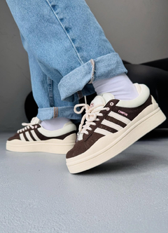 Adidas bad bunny en internet