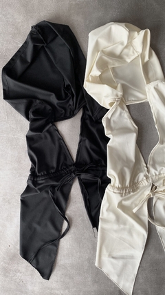 Top Marilyn con capucha