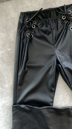 Pantalon ecocuero ojales - tienda online
