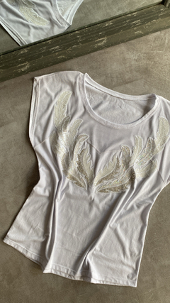 Remera tul aplique