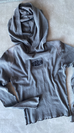 Remera acid capucha