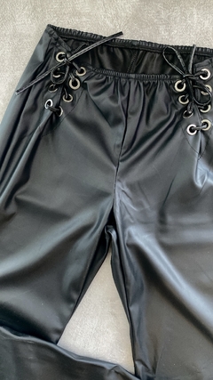 Pantalon ecocuero ojales - BETULA
