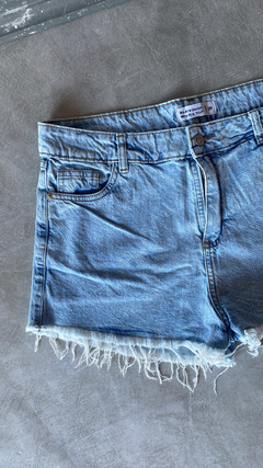Short desflecado en internet