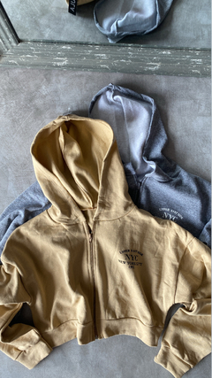 Campera crop capucha