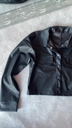 Chaqueta crop botones - comprar online