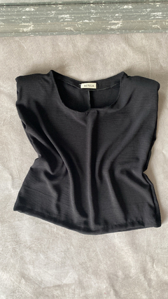 Blusa con hombreras en internet