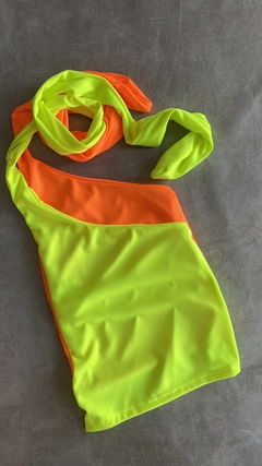 Top fluo con corbatin en internet