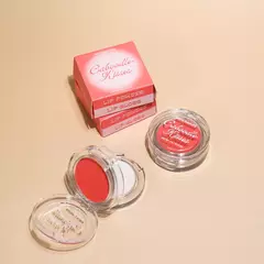 LABIAL EN POLVO Y CREMA CABOODLE KISSES PINKIE BOOTS KARA BEAUTY - comprar online
