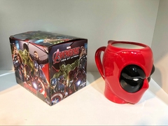 Caneca 3D em porcelana óssea da Marvel