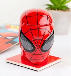 Caneca 3D em porcelana óssea da Marvel