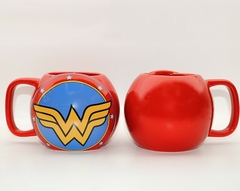 Caneca 3D em porcelana óssea da Marvel