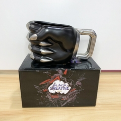 Caneca 3D em porcelana óssea da Marvel