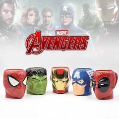 Caneca 3D em porcelana óssea da Marvel