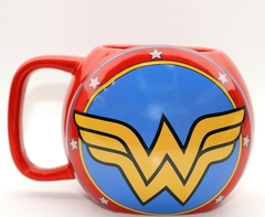 Caneca 3D em porcelana óssea da Marvel