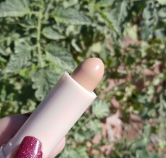 Corrector en barra karité (Tono 04) - comprar online