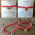 PULSERA GATO o CABALLO de la SUERTE con HILO ROJO de MACRAMÉ