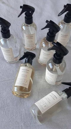 HOME SPRAY THREE - blackcarrara
