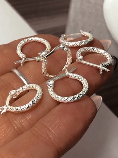 Aros cierre italiano de plata 925 con relieve