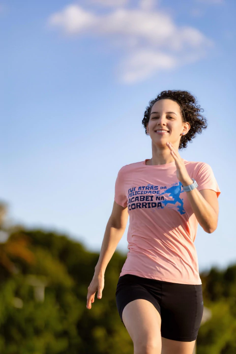 Camiseta Feminina [Acabei na corrida] - Modelo Baby Look