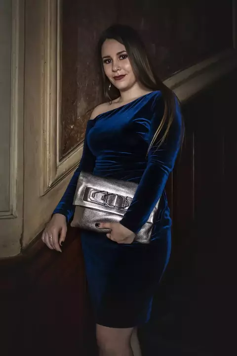 VESTIDO DE TERCIOPELO REAL AZUL