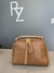 Bolsa Média com Detalhe no Ziper - loja online