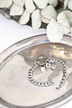 Pulsera con dijes Candado y LLave (Acero Quirúrgico) en internet