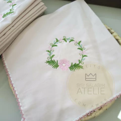 Guardanapo Rosê Bordado - Guirlanda Floral - Kit com 6 na internet