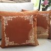 Kit com 2 Capas de Almofada Bordada - Terracota Moldura Vintage