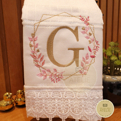Toalha De Mão Bordada Inicial Floral G