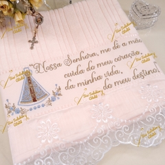 Toalha de Banho Bordada Nossa Senhora