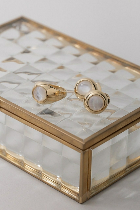 Anel perolado dourado