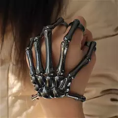 Pulseira de mão caveira estilosa - comprar online