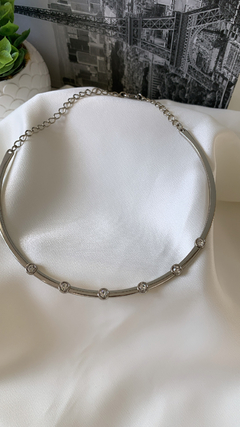 Chocker Estela prata na internet