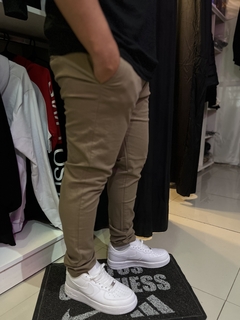 Pantalon Corte Chino Beige NO SKINNY