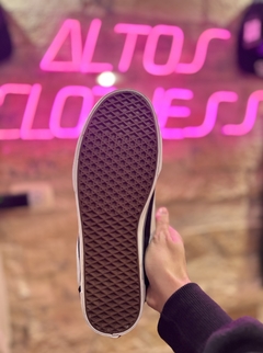 VANS KNU NAC en internet