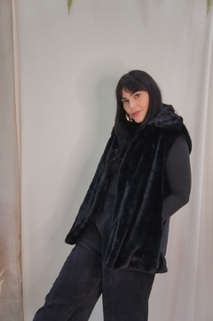 colete preto pelinho - loja online