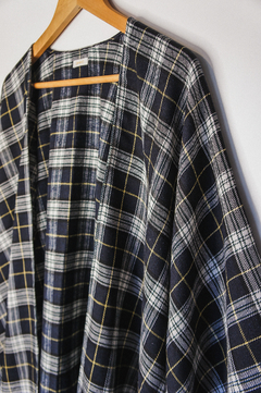 poncho xadrez preto com azul - comprar online
