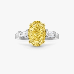 Anel clássico oval com diamante amarelo