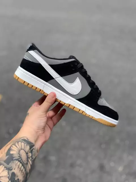 NIKE SB DUNK LOW