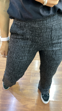 Calça Reta em Malha Jacquard na internet
