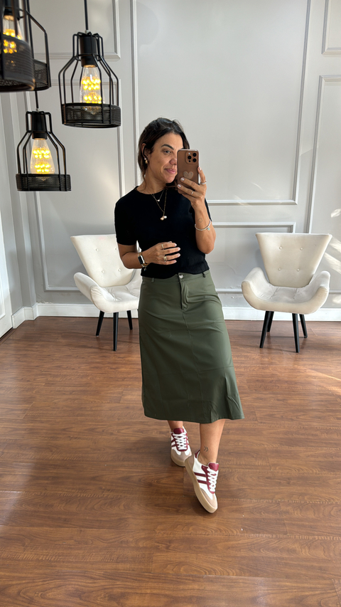 Saia Mídi em couro sintético