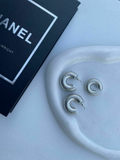 Argola + um piercing tubo fake na internet