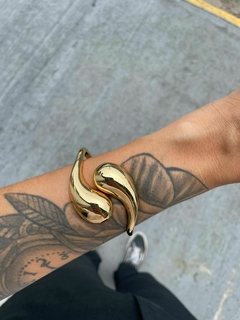 Bracelete Gota na internet