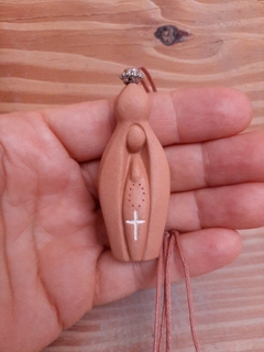 Nossa Senhora Colar e Difusor em Cerâmica Terracota Mini Escultura Altar Decoração e Coleção - loja online