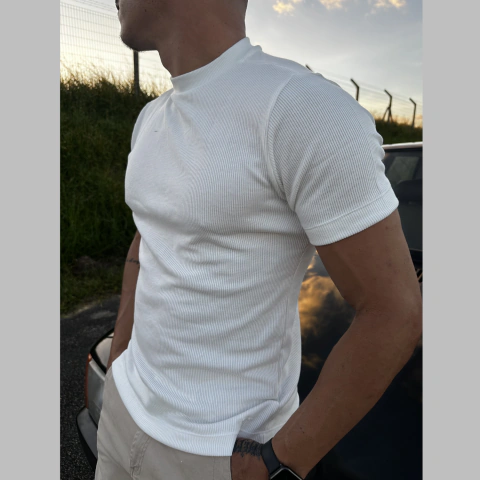CAMISETA RIBBED GOLA MÉDIA
