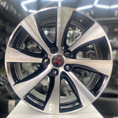 JG DE RODAS LANCER ARO 18 5x114 REFORMADAS