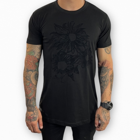 Camiseta Dark Flowers Masculina