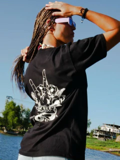 Remera "Manito" x Nela Bergoc