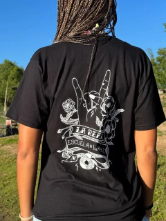 Remera "Manito" x Nela Bergoc en internet
